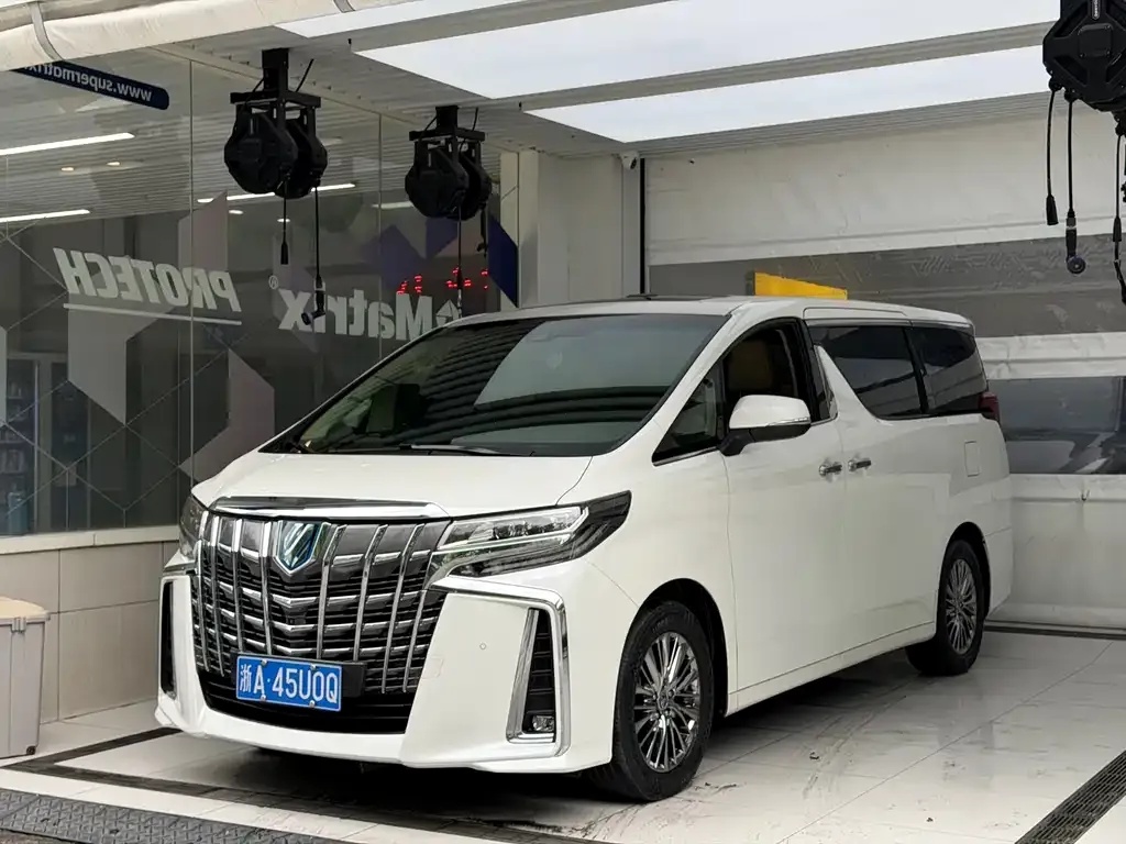 Toyota Alphard — фото 4