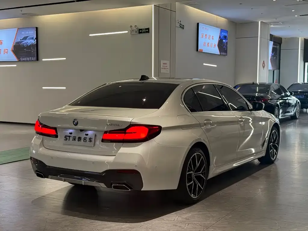 BMW 5 Series — фото 2
