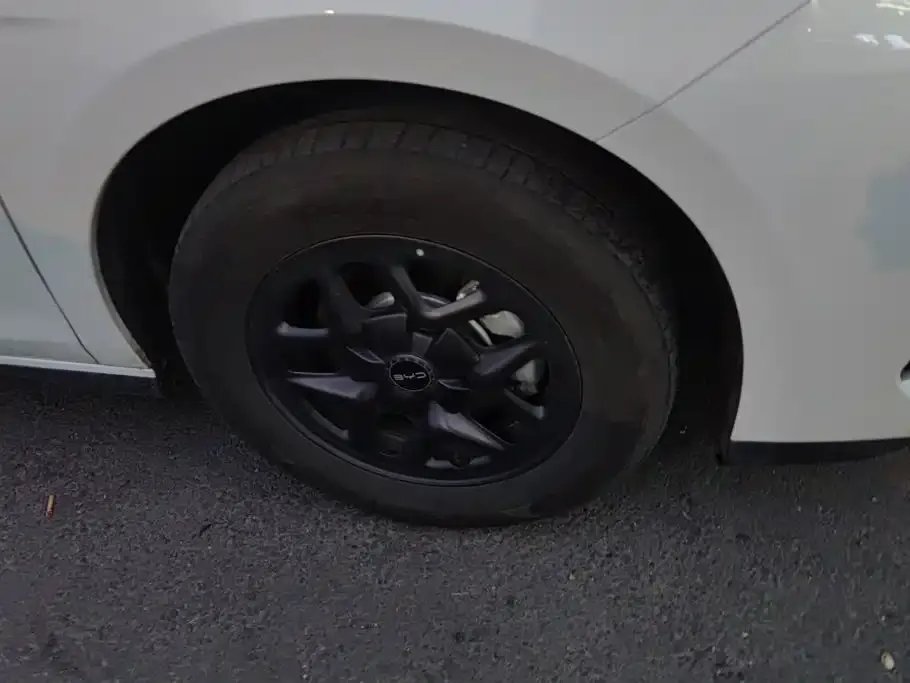 BYD Seal 05 DM-i — фото 10