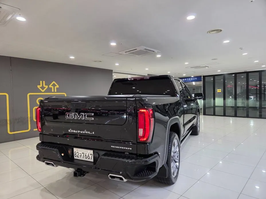 GMC Sierra — фото 4