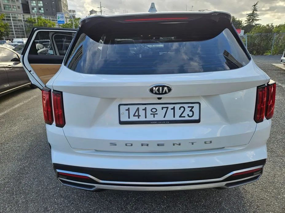 Kia Sorento — фото 10