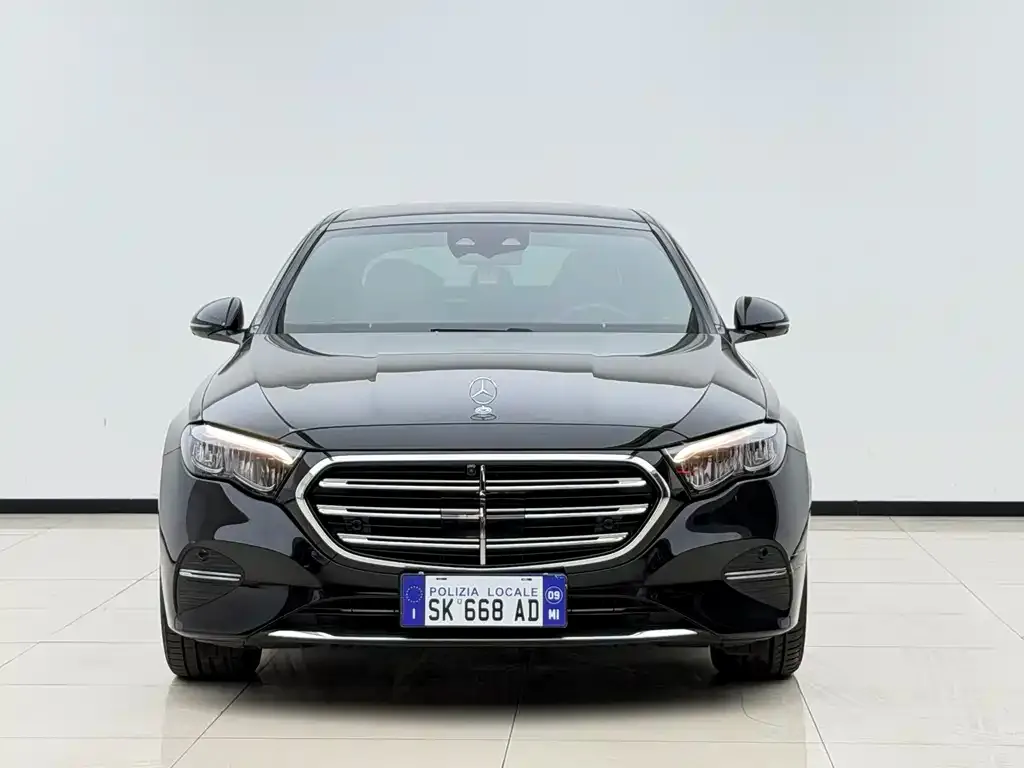 Mercedes-Benz E-Class — фото 2
