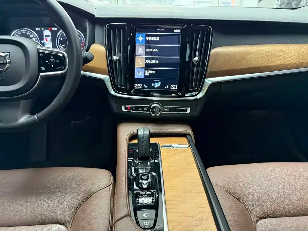 Volvo S90 — фото 8