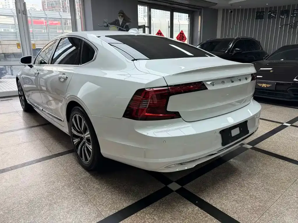 Volvo S90 — фото 3