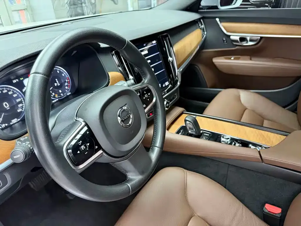 Volvo S90 — фото 7
