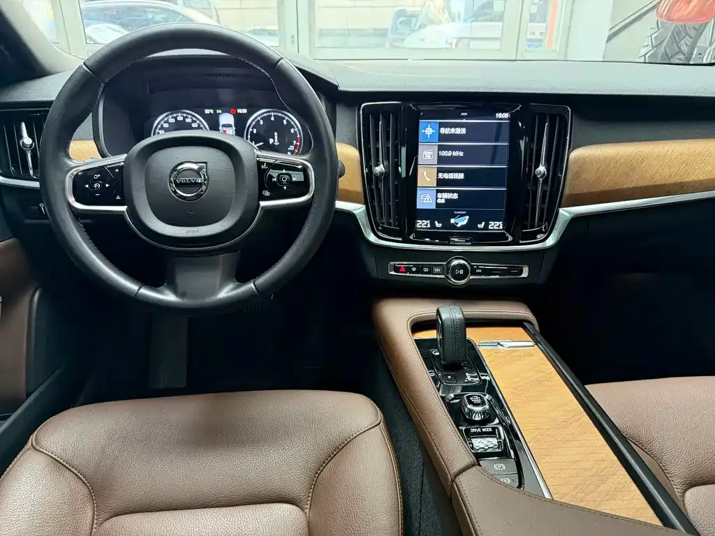 Volvo S90 — фото 5