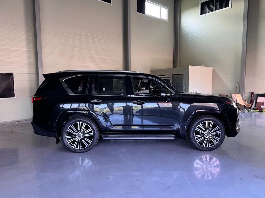 Lexus LX — фото 8