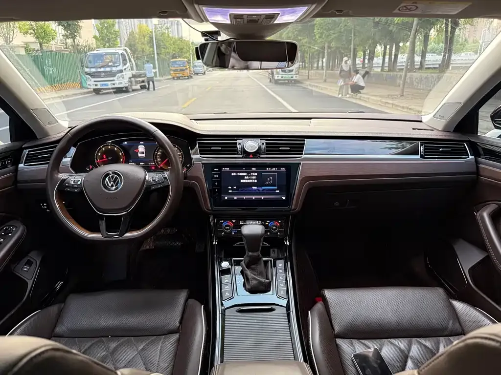 Volkswagen Phideon — фото 4