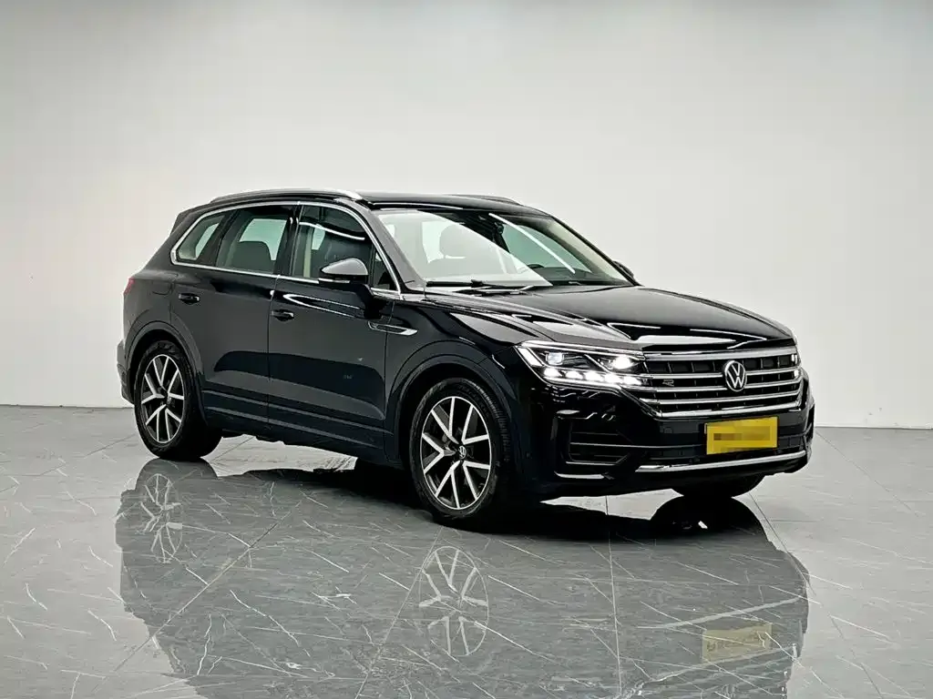 Volkswagen Touareg — фото 8