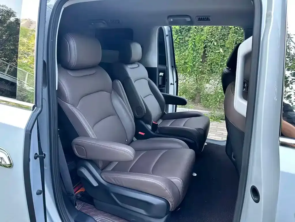 Wuling Xingguang 730 New Energy — фото 2