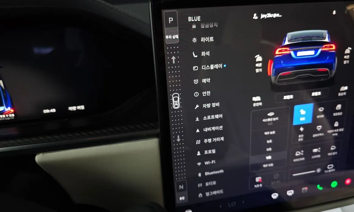 Tesla Model X — фото 3