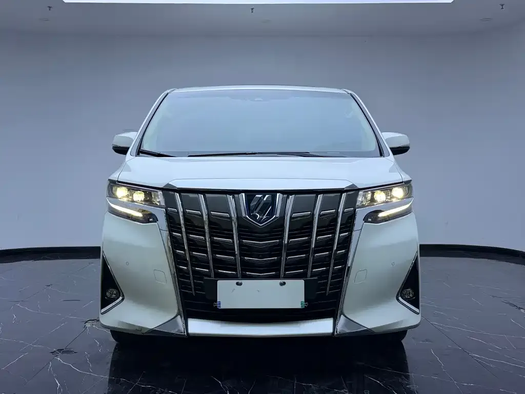 Toyota Alphard — фото 3