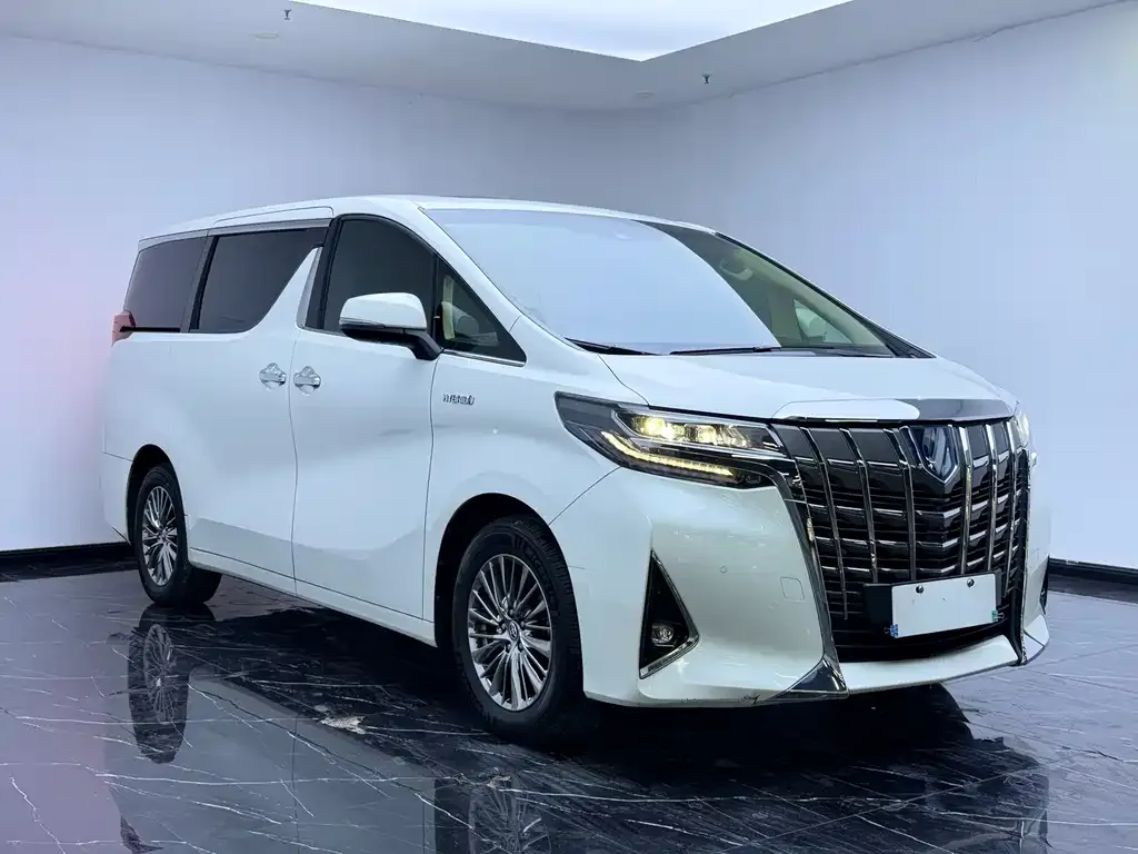 Toyota Alphard — фото 5
