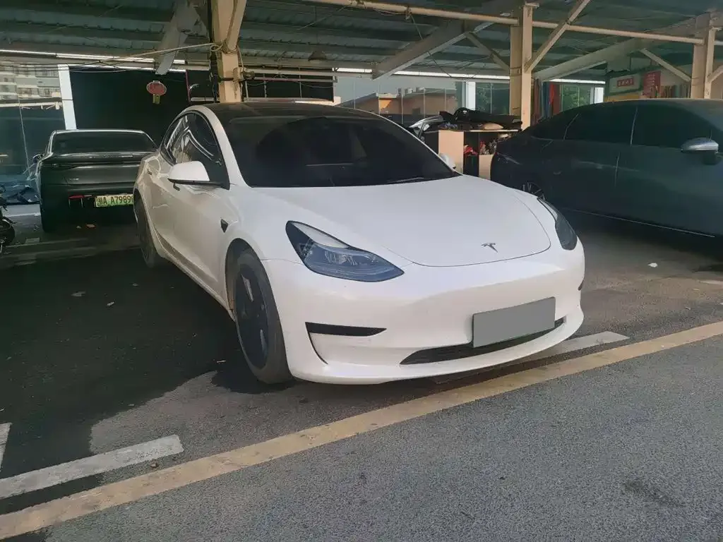 Tesla Model 3 — фото 10