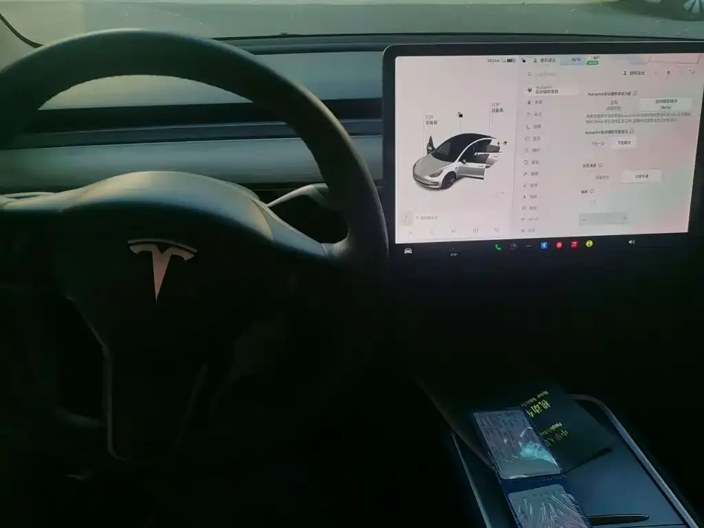 Tesla Model 3 — фото 2