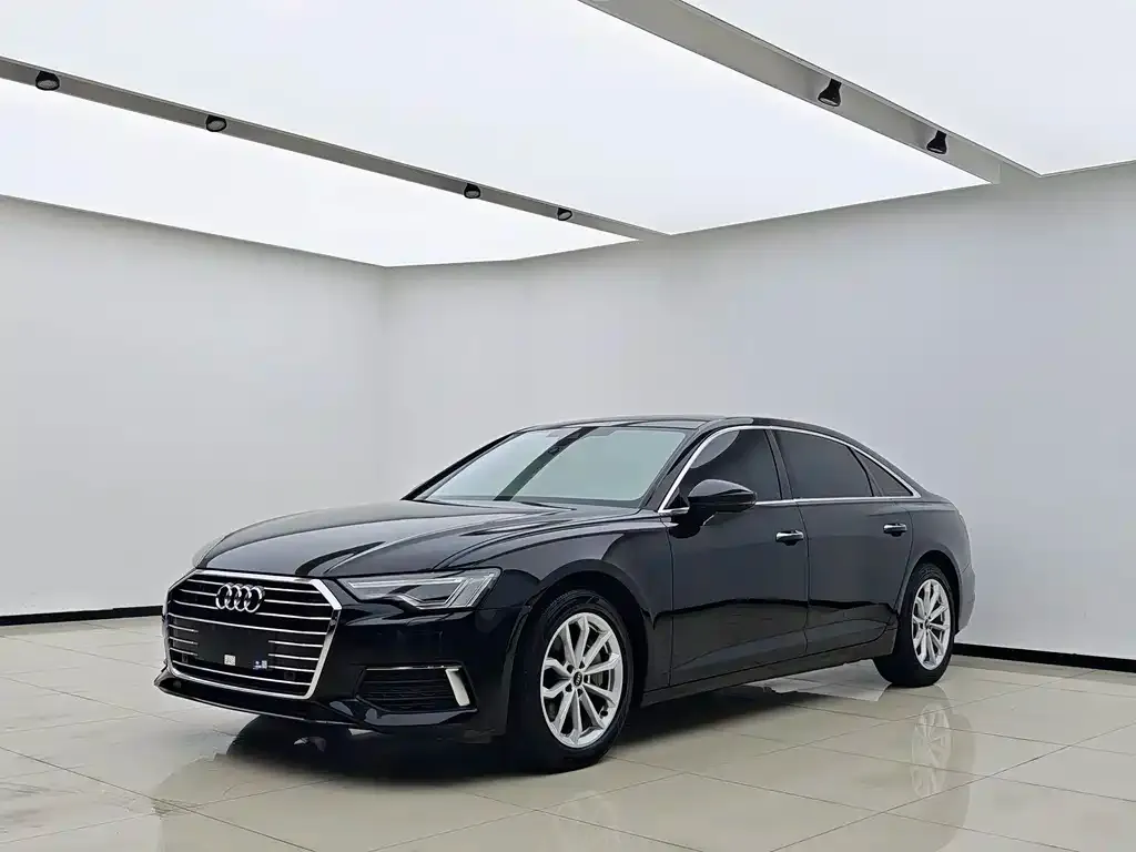 Audi A6L — фото 1