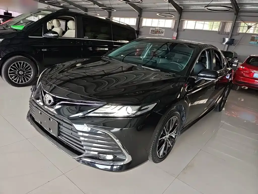 Toyota Camry — фото 8