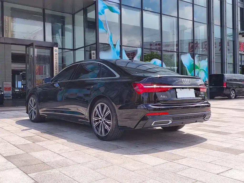 Audi A6L — фото 6
