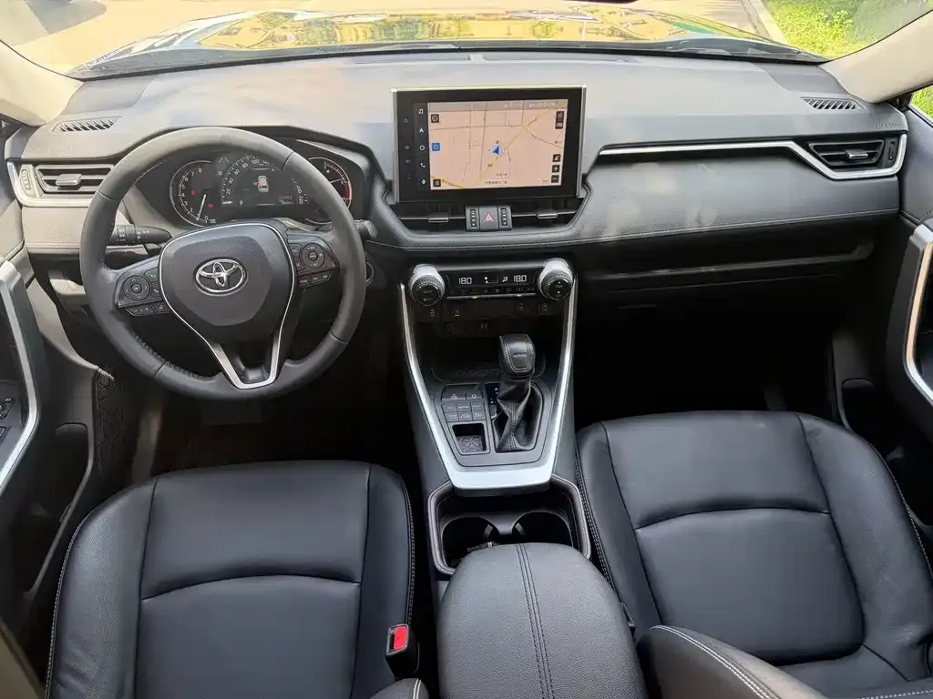 Toyota RAV4 — фото 4