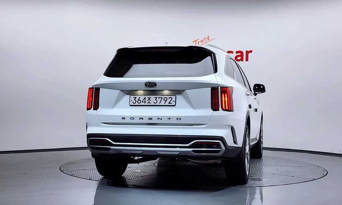 Kia Sorento — фото 8