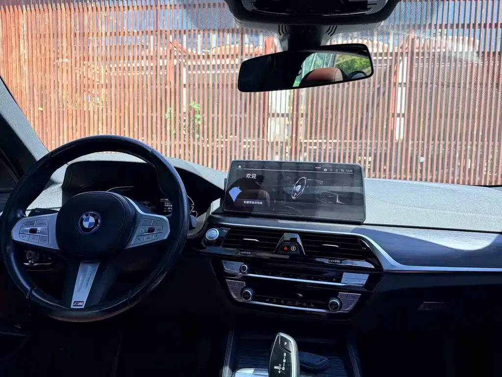 BMW 5 Series New Energy — фото 4