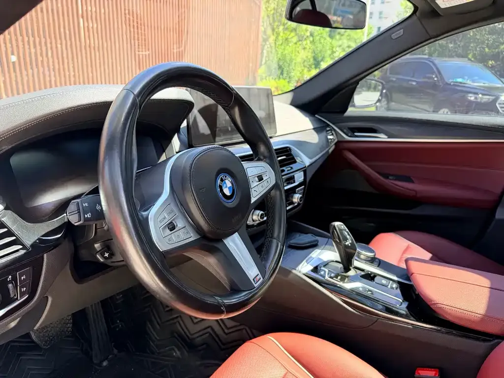 BMW 5 Series New Energy — фото 7