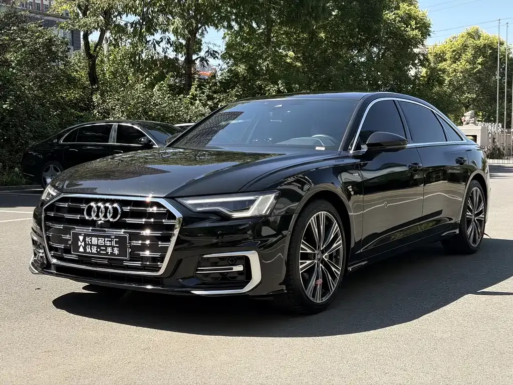 Audi A6L — фото 1