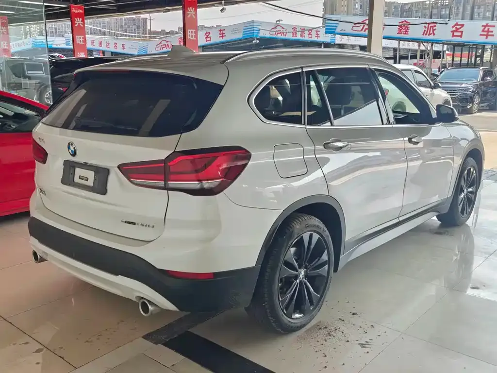 BMW X1 — фото 10