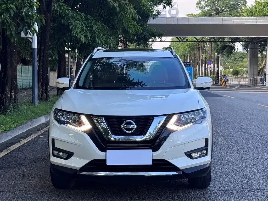 Nissan X-Trail — фото 7