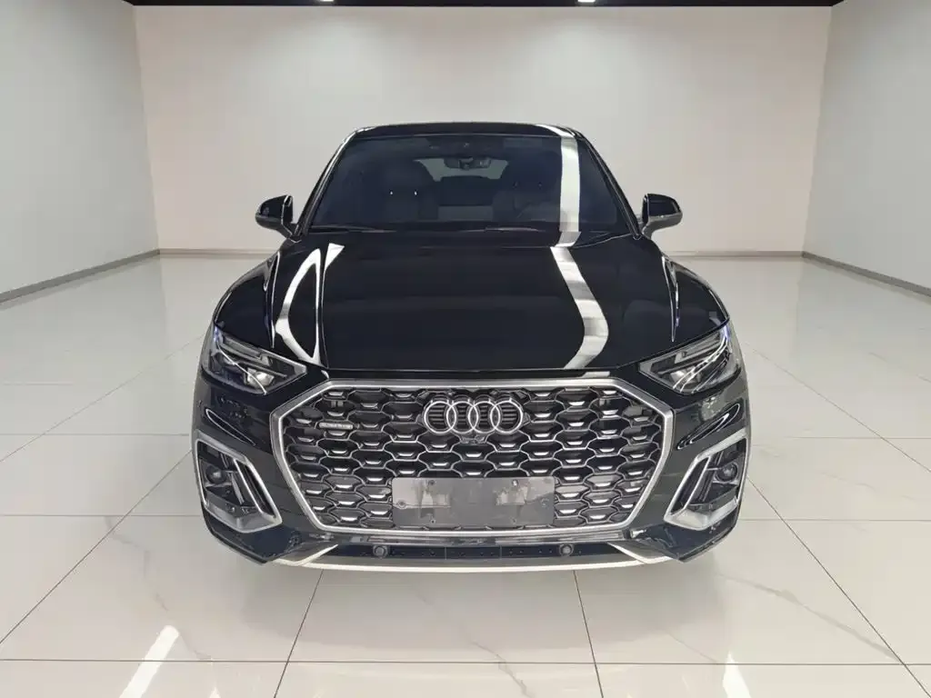 Audi Q5L Sportback — фото 4