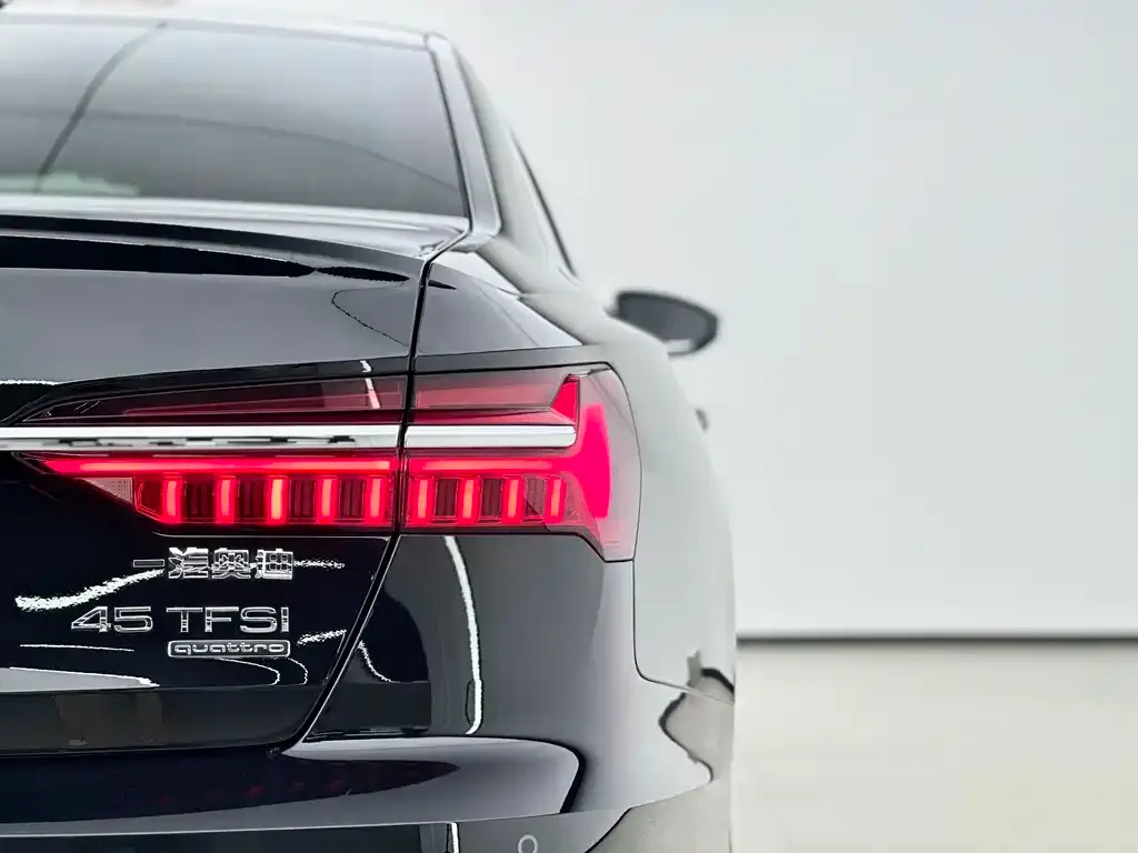 Audi A6L — фото 2
