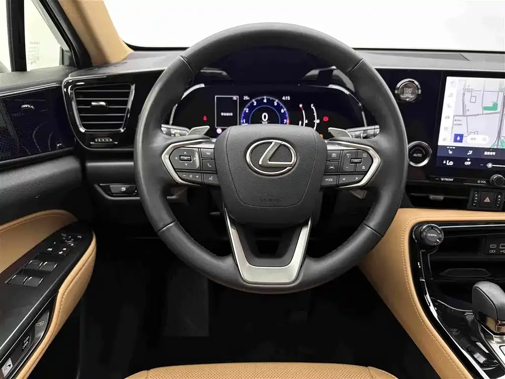 Lexus NX — фото 6