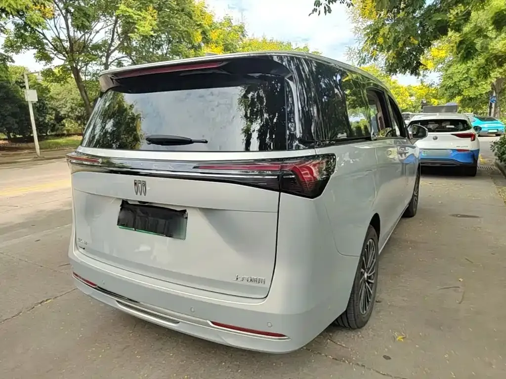 Buick GL8 Hybrid — фото 3