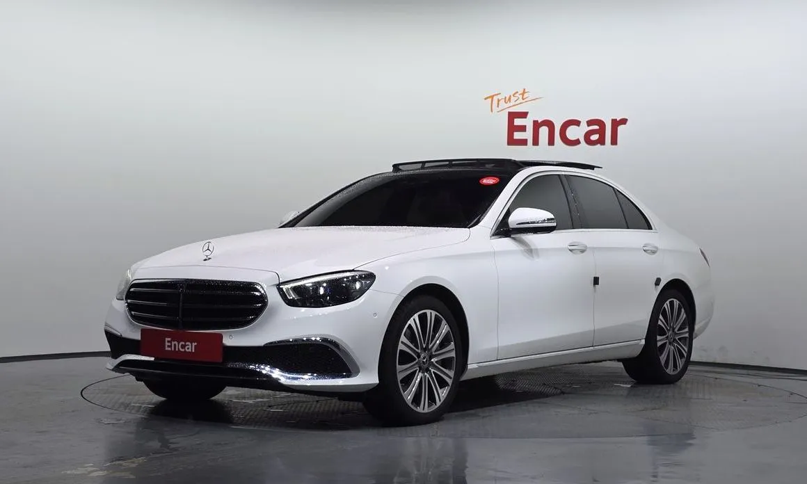 Mercedes-Benz E-Class — фото 1