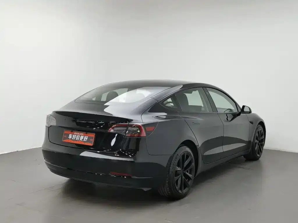 Tesla Model 3 — фото 10