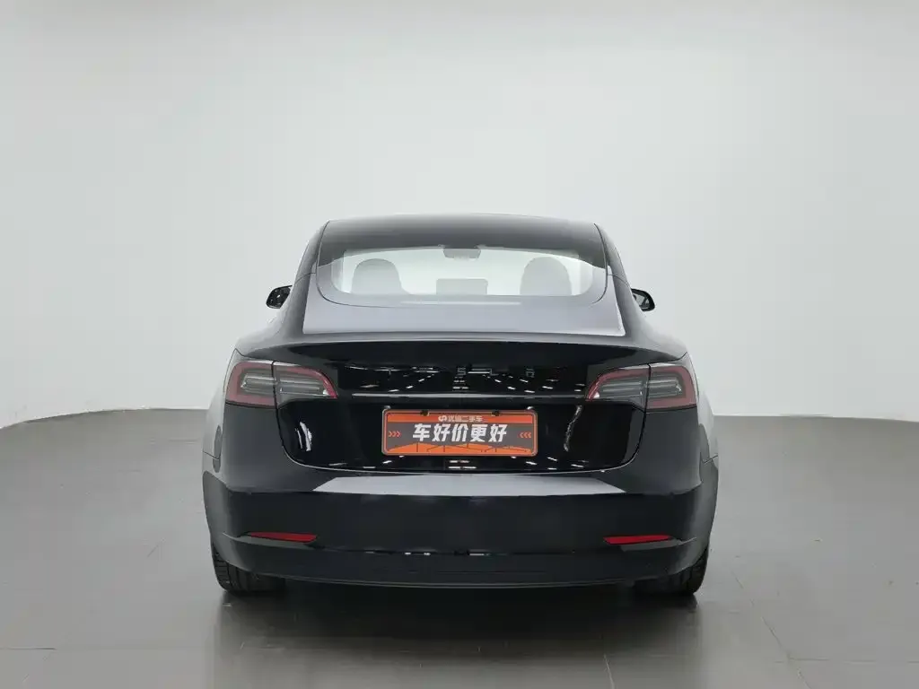 Tesla Model 3 — фото 2