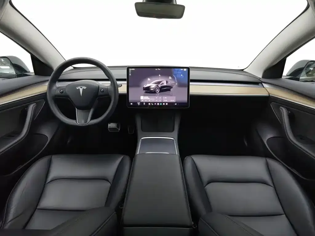 Tesla Model 3 — фото 6
