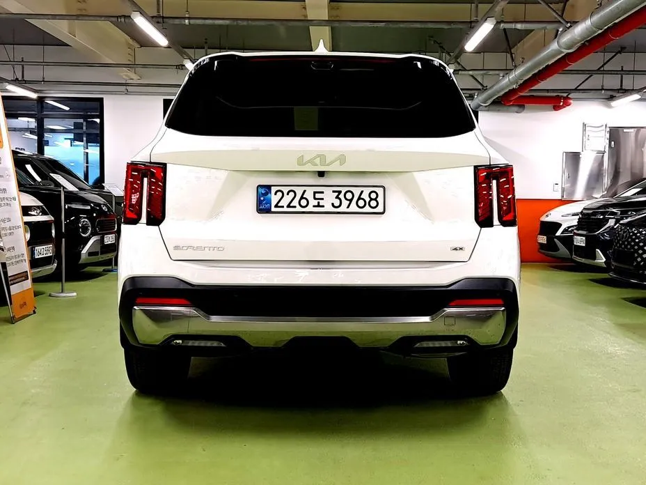 Kia Sorento — фото 6