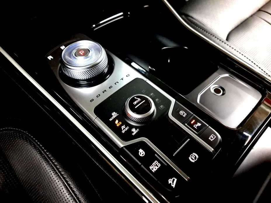 Kia Sorento — фото 5