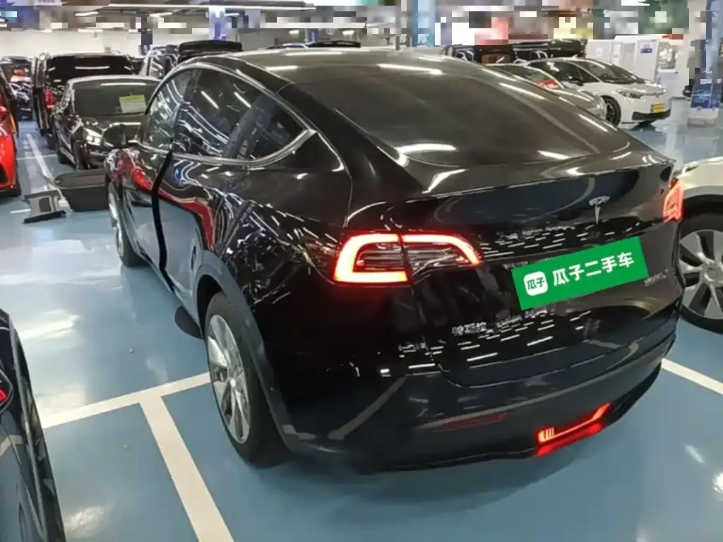 Tesla Model Y — фото 7