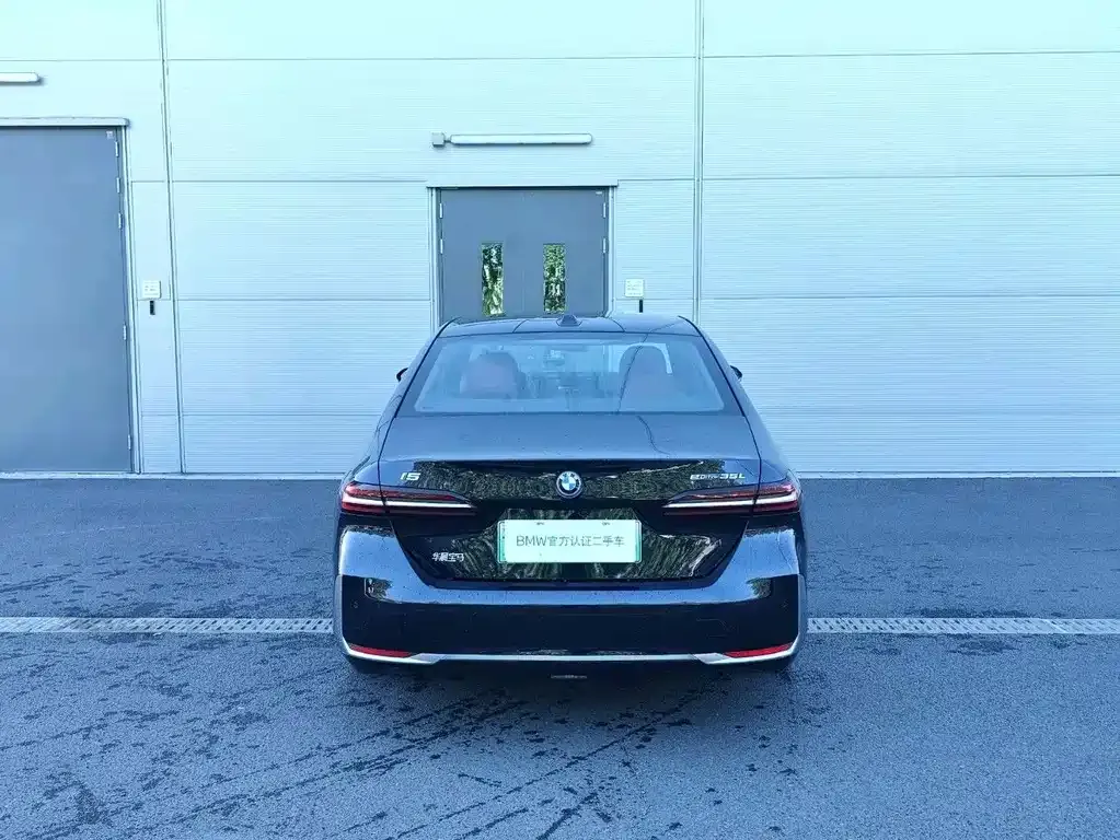 BMW i5 — фото 3