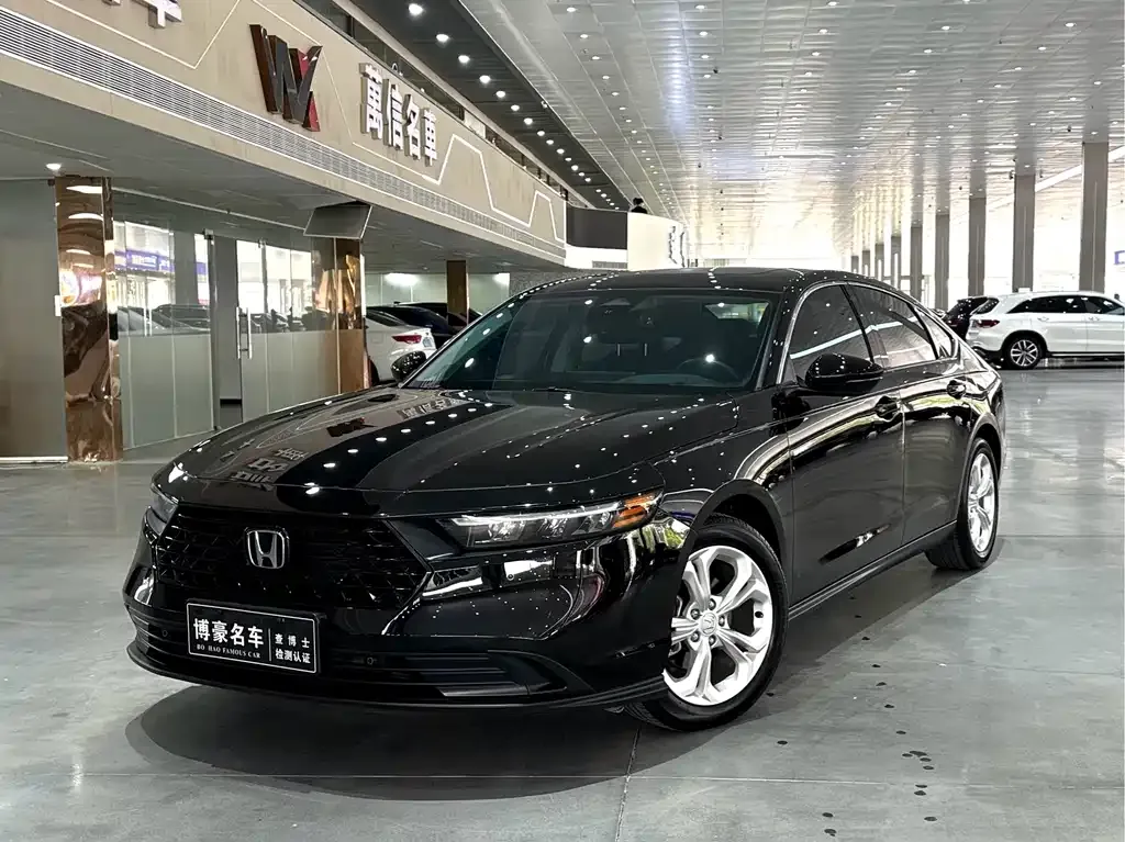 Honda Accord — фото 1