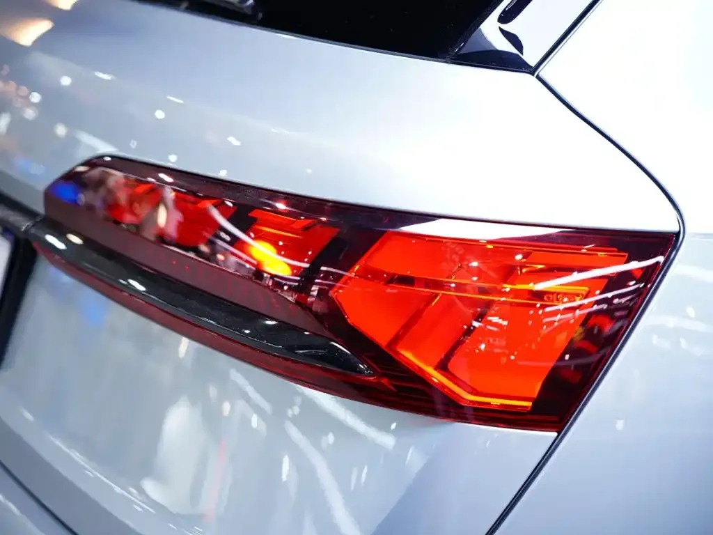 Audi SQ7 — фото 9