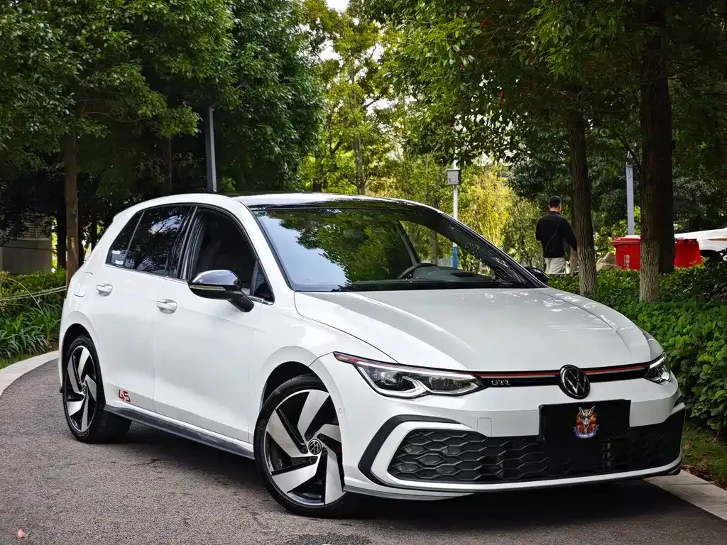 Volkswagen Golf GTI — фото 5