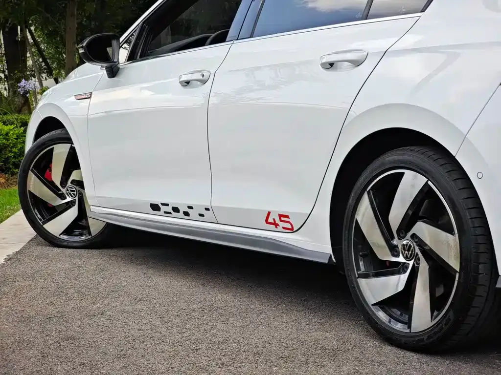 Volkswagen Golf GTI — фото 9