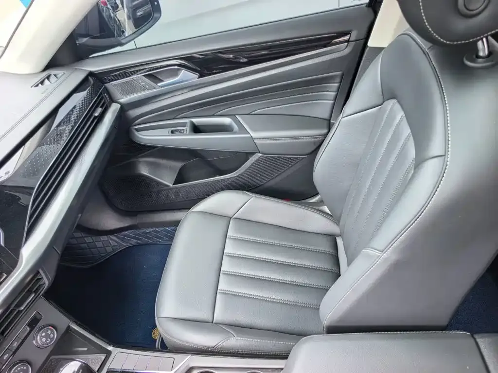 Volkswagen Passat — фото 9