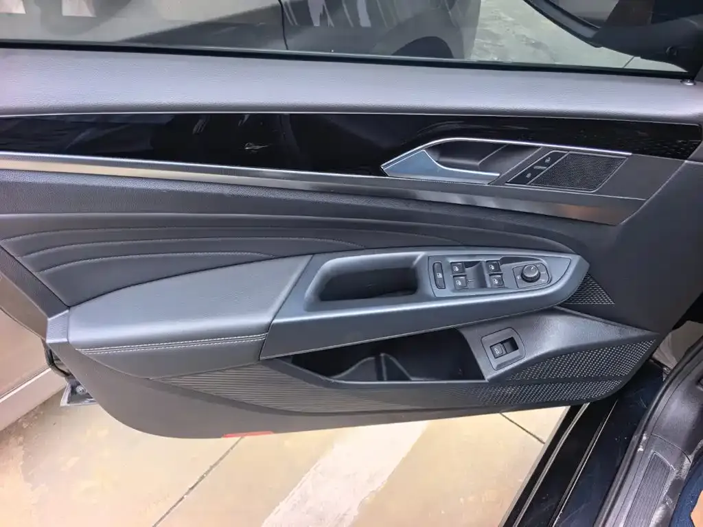 Volkswagen Passat — фото 10