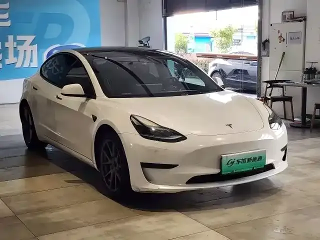 Tesla Model 3 — фото 4