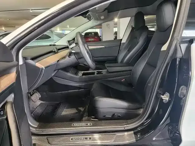 Tesla Model 3 — фото 3