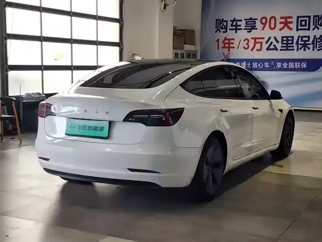 Tesla Model 3 — фото 9